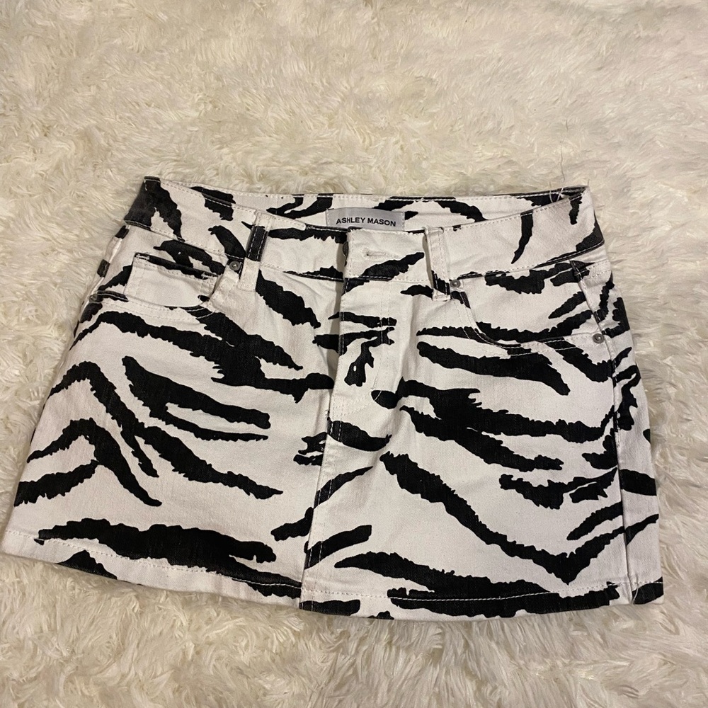 Ashley Mason Zebra Print Mini Skirt